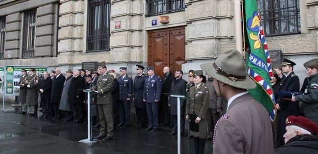Jubilejní padesátá výstava přibližuje 25 let Armády České republiky
