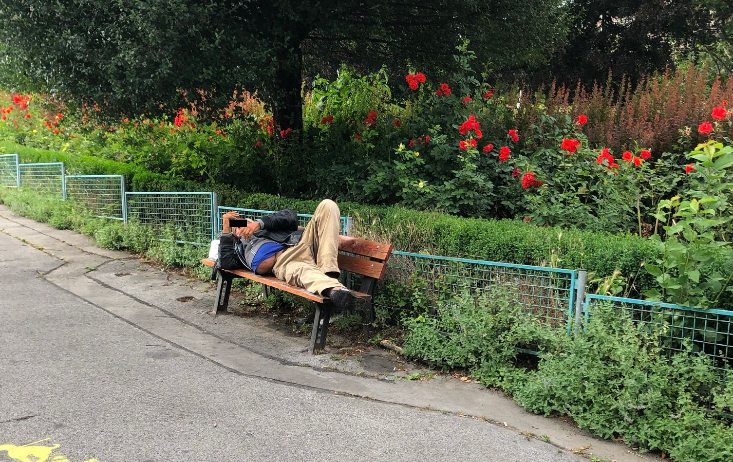 Praha feťácká? Praha bezďácká? Praha pirátská! Tam, kde si hrály děti, přes den chrápe strejda Sjetej a teta Perník - Vimarsana News