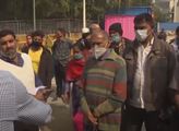 Velvyslanec v Indii předal dar 500 kyslíkových lahví, Česko nabízí i další pomoc
