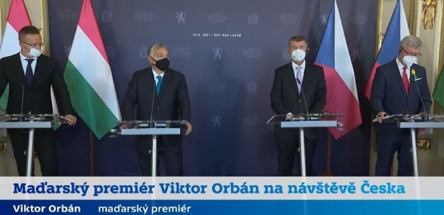 „I kalhoty nám EU sebere. Zabráníme tomu.“ Orbán bez milosti. Děkoval Babišovi
