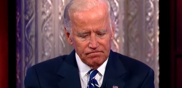 „Nepodceňujte Joeovu schopnost všechno podělat.“ Server vytáhl, co říkal Obama o Bidenovi