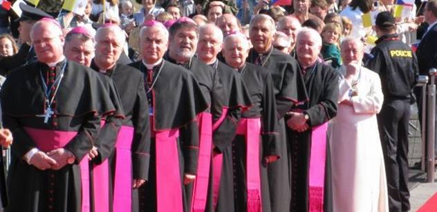 Čeští a moravští biskupové: Není nutné reagovat na každou výzvu dnešní doby jejím ukotvením v legislativě