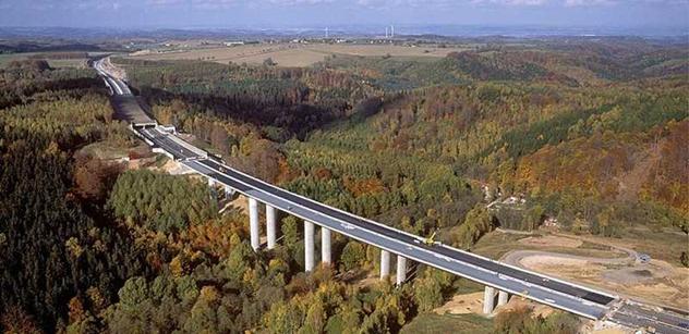 Bubeníček (KSČM): Dokončení stavby dálnice D8 dostalo zelenou