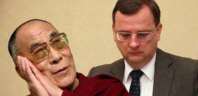 Pospíšil nesouhlasí s Nečasem. A v "kauze dalajláma" došlo k novému zjištění