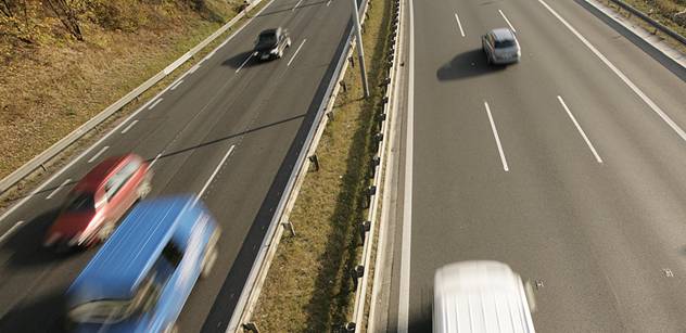 Přes polovinu mýta platí Češi, roste podíl řidičů z Polska, Rumunska a Bulharska