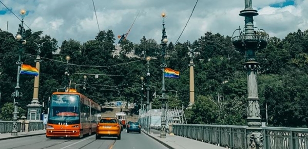 Prague Pride pro děti: „Dovádění“ zdarma, transvestita vám přečte pohádku. Bude i „vymejvák“