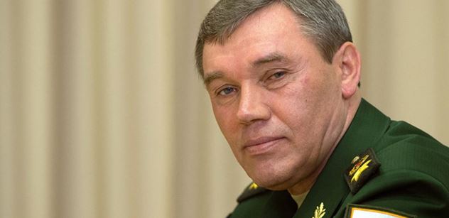 Putin sesadil náčelníka Gerasimova, tvrdí Kyjev. Že nebyl na přehlídce, to nebyla náhoda