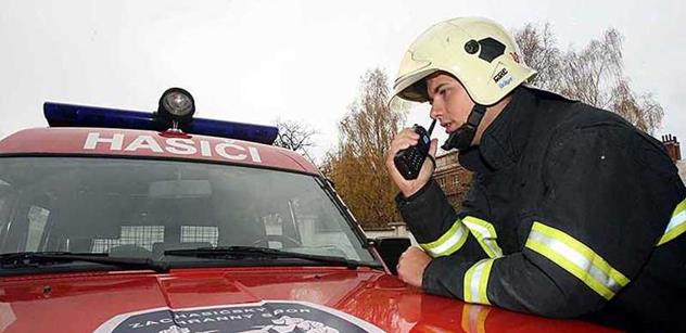Orlovským hasičům bude sloužit nové auto