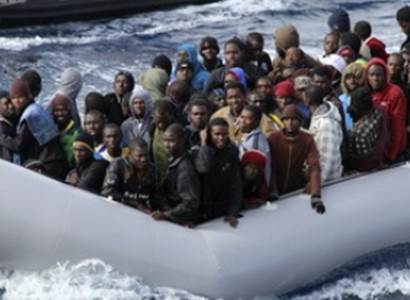 Neziskovky požadují zrušit Frontex. Evropská stráž má prý na rukou krev uprchlíků