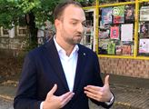 VIDEO z Kliniky: Feri, Babiš, Krnáčová... Starosta na místě popsal, co si užil se zabraným barákem