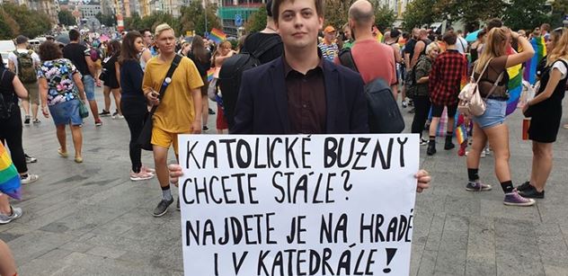 „Buzny v katedrále?“ Klaus ml., Foldyna i aktivista Peszyński k Prague Pride: Šlo i o peníze