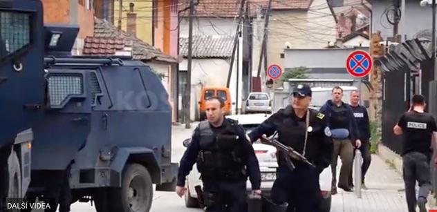 USA dávají ruce pryč od Kosova. Zablokované rozhovory s Bělehradem a škody 50 milionů eur
