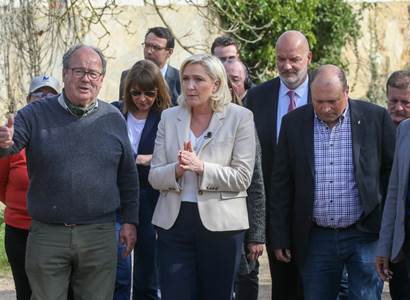 Macronovo divné tajemství. Zvrat u Le Penové. A jak dopadne Francie