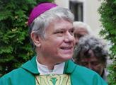 Biskup Malý kázal z televize: Nenechte se manupulovat. Spíš než o svou bezpečnost mějte strach o spravedlnost