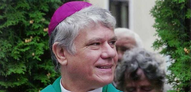 Biskup Malý kázal z televize: Nenechte se manupulovat. Spíš než o svou bezpečnost mějte strach o spravedlnost