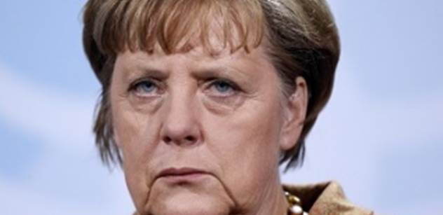 Uprchlíci odražení vodními děly? To bych nesnesla, řekla Merkelová a „přijímala“. Vypíchané oči obětí islamistů v Paříži? Zcenzurováno. Důvody, proč se bojíme a ustupujeme