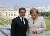 Sehrané duo Merkozy: Merkelová útočí na Sarkozyho soka Hollanda