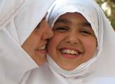 Velká muslimská rodina v Británii: Neuznáváme antikoncepci, množíme se a žijeme z dávek
