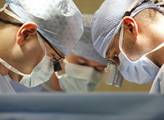 Výměnu orsních implantátů by měly hradit kliniky, píše ministerstvo