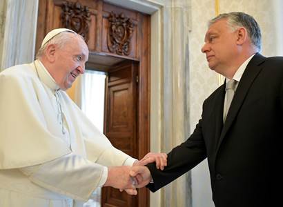 Pekarová bude soptit. Papež přijal soukromě Orbána. A už je venku, co mu řekl