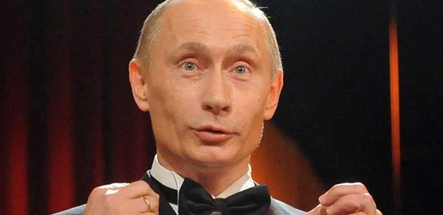 Na pražské Letné visí velký portrét Putina. Varuje prý před komunismem