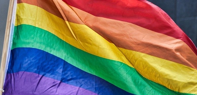 USA: Zákaz homosexuální vlajky. Ve městě řízeném muslimy