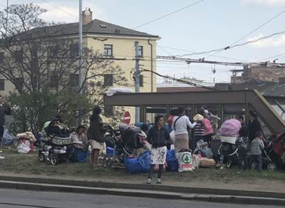 Brno se snaží o přesun ukrajinských Romů od nádraží. Nechtějí přístřeší ani jídlo, jen dávky