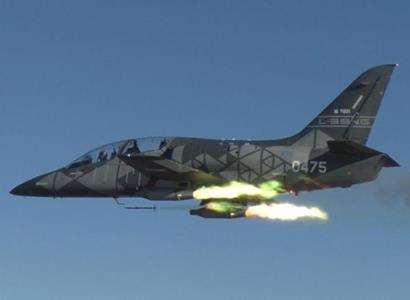 Aero úspěšně provedlo zkoušky zbraní u nové generace letounů