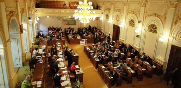 Vláda dnes pošle zamítnutý balík daňových změn znovu do Sněmovny
