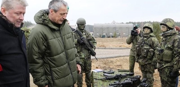Ministr obrany navštívil v Litvě české vojáky
