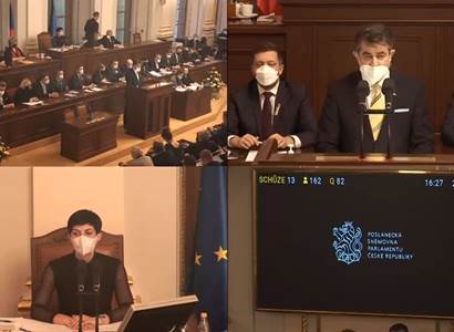 Sněmovna přivítala vestoje ukrajinského velvyslance. Pak v usnesení odsoudila ruskou agresi