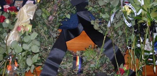 Gayové a lesby uctili Havlovu památku věncem s duhovou stuhou