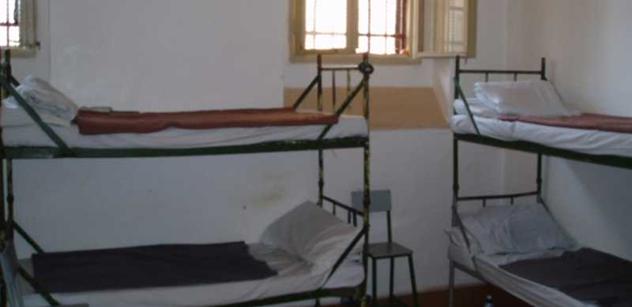 Razie v heřmanické věznici pokračuje. Čtyři bachaři čelí obvinění z krádeže