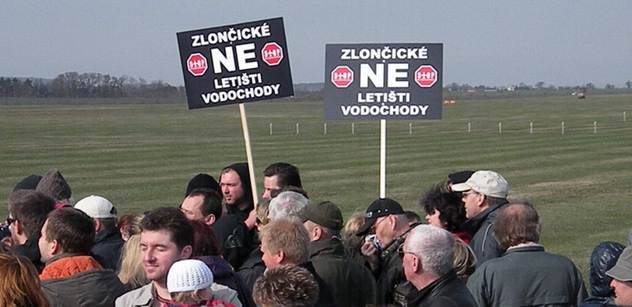 Petice proti přestavbě letiště ve Vodochodech