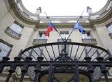 České velvyslanectví, vlajky na půl žerdi