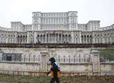 Ceausescův palác, který dnes slouží jako Palác Par...