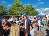 Lidé v Olomouci nadšeně vítali Fialu. S Okamurou