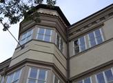 V roce 2009 koupil dům U Drahomířina sloupu na pra...