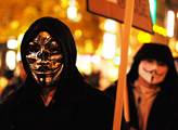 Pochod milionů masek organizovaný hnutím Anonymous...