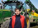 Pomsta Fialovi za řeči o „krásných, nových traktorech“ byla tvrdá