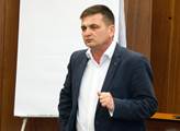Červíček chce do Senátu. Bývalý policejní prezident půjde za ODS proti Bělobrádkovi