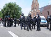 První den summitu G20. Policie zasahuje proti demo...