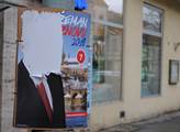 Poničené plakáty kampaně Zeman znovu 2018 v ulicíc...