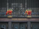 Vyvěšení sokolské vlajky na budovu Nové radnice u ...