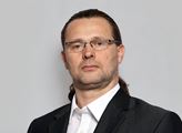 Doležal (SPD): Česká fotbalová reprezentace na kolenou