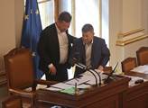 Důvěryhodný „práskač” a „ti správní novináři.” Sněmovna zápasí s dědictvím po Fialovi