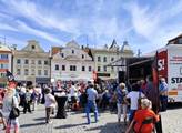 Stačilo! v Trutnově. Provokatéři dorazili, policie chyběla