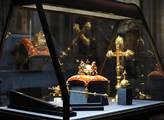 Začala výstava korunovačních klenotů v chrámu sv. ...
