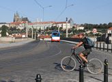 Dopravu v centru Prahy v sobotu omezí triatlonový závod