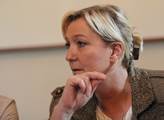 Tak co se starým hubatým tátou, Madame Le Pen? Velmi poučný článek z USA o Marine a její partaji